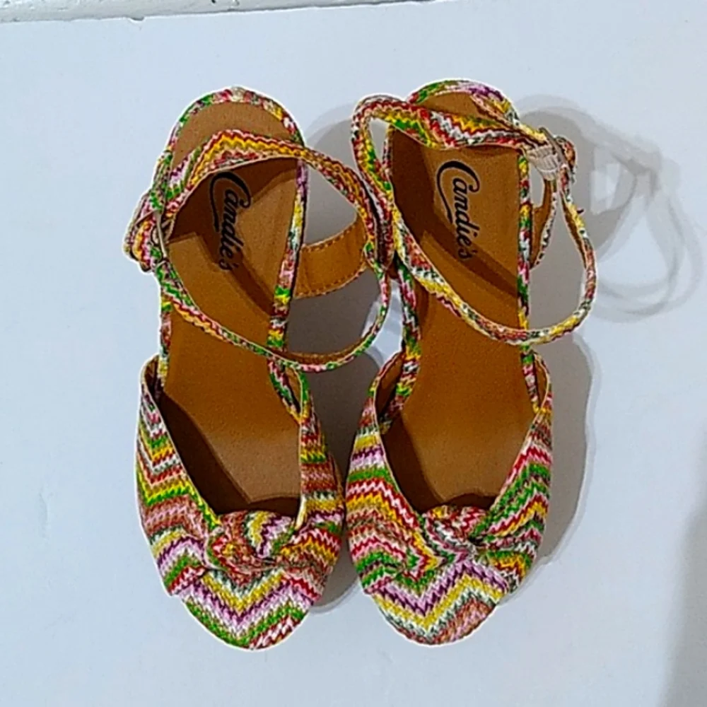 Candie's Vintage Calainey Platform Wedge Sandals